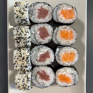 4 maki salmón , 4 maki atún , 4 sésamo roll