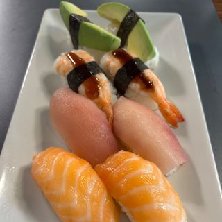 2sushi salmón, 2sushi atún , 2sushi gambas, 2sushi aguacate,