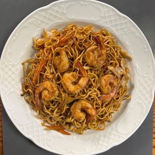 Yakisoba con gambas