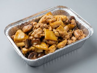 66. Pollo Con Bambú Y Setas Chinas
