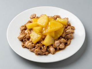 66A. Pollo Con Piñas
