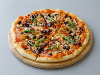 Pizza De Atún Mediana