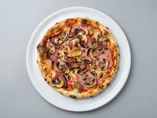 Pizza 4 Estaciones Grande