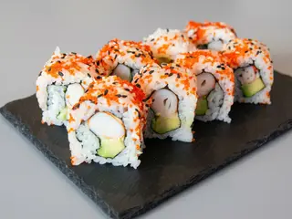 URAMAKI CALIFORNIA ROLL (8 Pzs.)