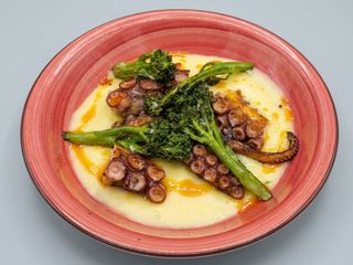 Pulpo a la brasa con cremoso