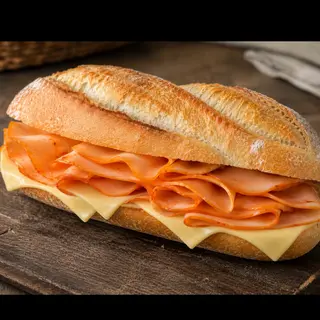 Bocadillo Lomo con Queso