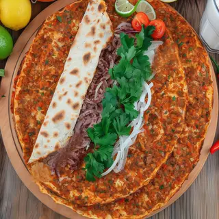 Lahmacun Ensalada