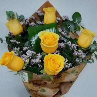 6 Rosas Amarillas