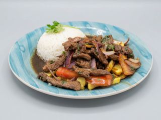 Lomo saltado