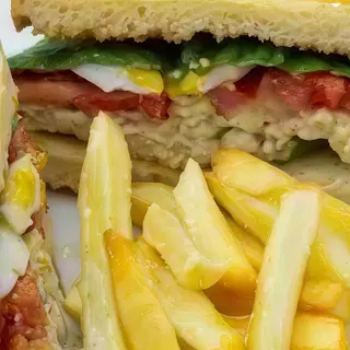 Sándwich Vegetal De Pollo