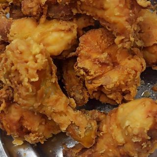 4 Piezas De Pollo Frito Con Patatas