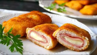 Menú De Cordon Bleu De Pollo Con Papas Fritas