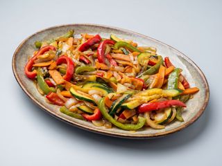 Salteado De Verduras Con salsa yakitori