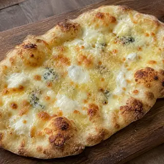 Pinsa 4 formaggi