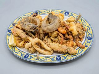 Fritura De Pescado De La Casa Para 2 Personas