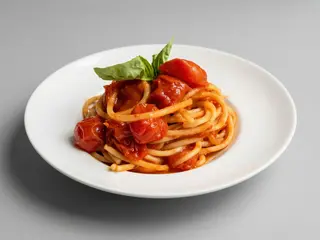 spaghetti quadrati pomodoro e basilico