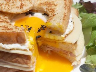 Mixto con Huevo Frito