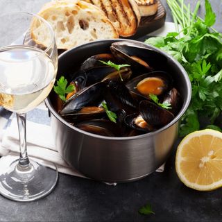 Mejillones Al Vino Blanco