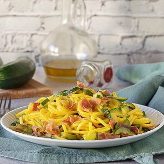 Pappardelle calabacín y azafrán