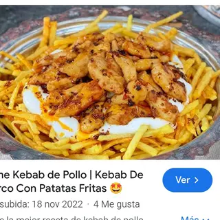 Menú plato patatas fritas con carne mixta