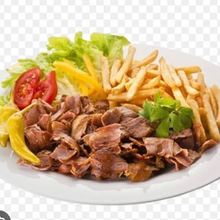 Plato de kebab de carne mixta 