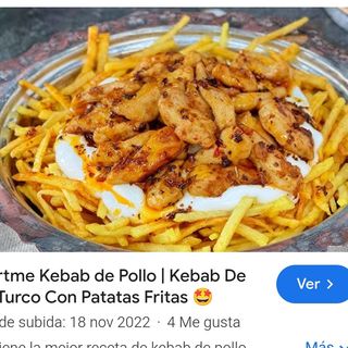 Menú plato patatas con carne de pollo 