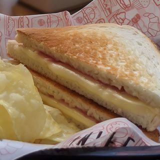 Sándwich De Jamón Y Queso