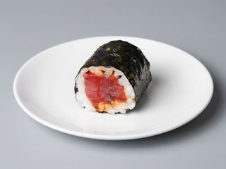 59.Maki Atún picante(8 Pzas.)
