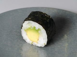 56.Maki Aguacate (8 Pzas.)