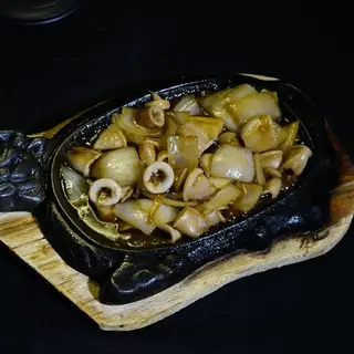 Chipirones En Fuente Quemada