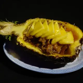 Pato Con Piña Fresca