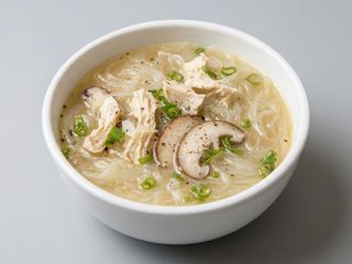 Sopa De Fideos Chinos Con Pollo