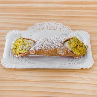 cannolo siciliano