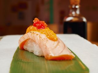 Nigiri Salmon antichuhera