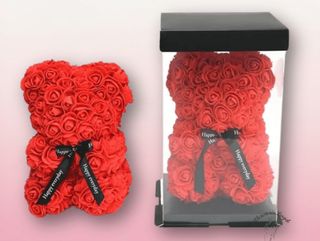 Oso de Pétalos de Rosa