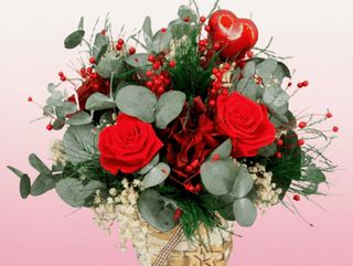 Ramo de Flores Preservadas en Tonos Rojos