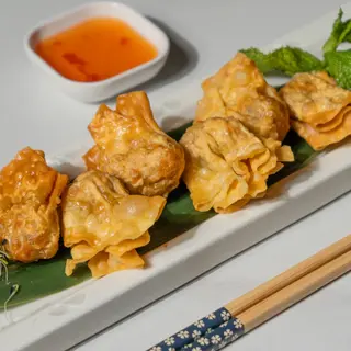 Wonton Frito Relleno De Pollo Y Gambas (6 Pzs.)
