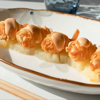 Langostino envuelto en hilo de patata con fruta (5ud)