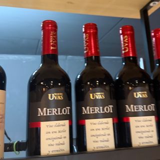 VINO TINTO DE. LA. CASA