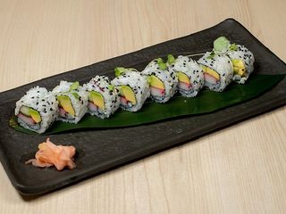 87B. Salsa Mango+Almedra+Aguacate+Salmón+Queso (8 Uds.)