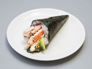 112. Temaki Queso, Aguacate y Atún