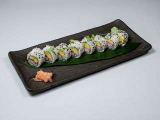 78. California Sésamo Con Aguacate, Gamba y Pepino (8 Uds.)