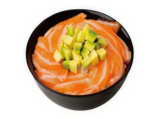 82. Chirashi Sésamo Anguila Aguacate Con Wakame Y Haba de soja