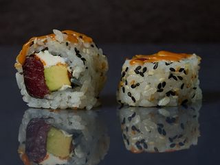 Spicy Tuna Uramaki (8 uds.)