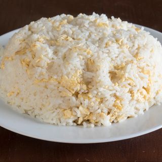 Arroz frito con huevo