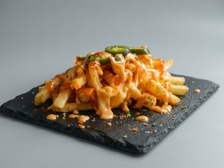 Patatas Con Jalapeños Y Cheddar