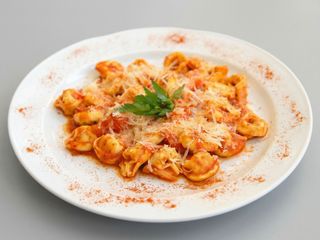 Tortellini de carne al pomodoro