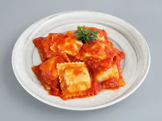 Ravioli de ricotta y espinaca al pomodoro