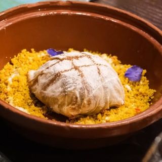 Pastela Marroquí Acompañado de Couscous