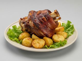 Codillo De Cerdo Confitado Al Jerez